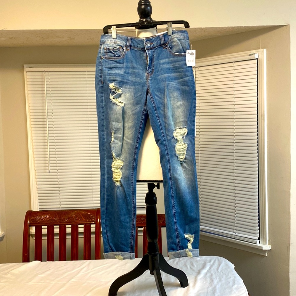 Refuge Boyfriend Distressed Jeans NWT - Picture 1 of 16